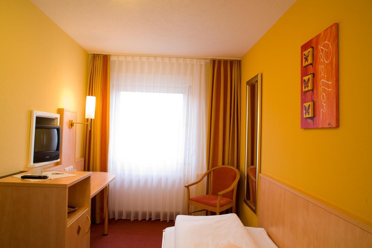 Gasthaus Hotel Kranz 劳芬博格 外观 照片